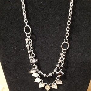 NWT Paparazzi Silver Dangling Triangle Design Necklace and Earring Set